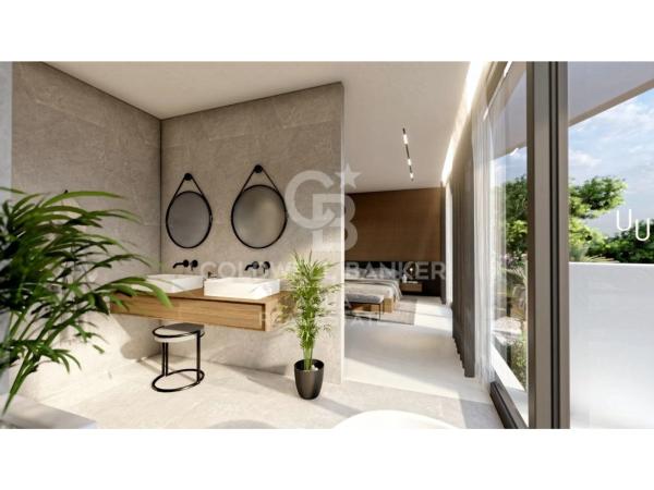 Casa independiente en avenida Bernia