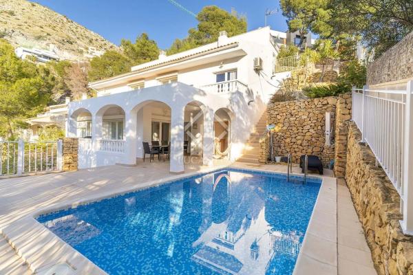 Casa independiente en calle Altea