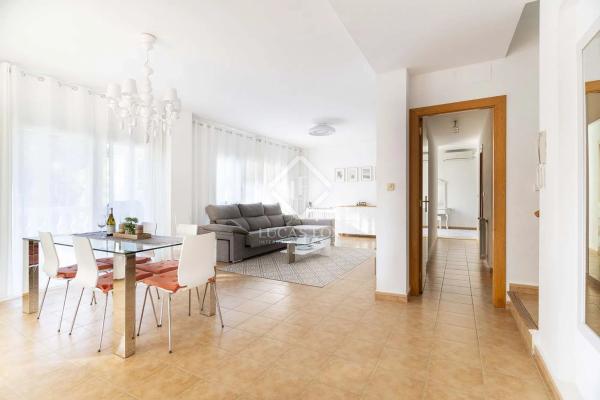 Casa independiente en calle Altea