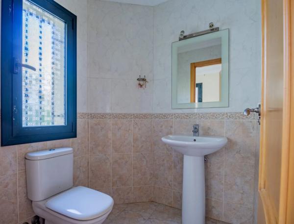 Chalet pareado en calle Cabo De San Antonio