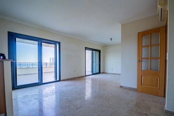 Chalet pareado en calle Cabo De San Antonio