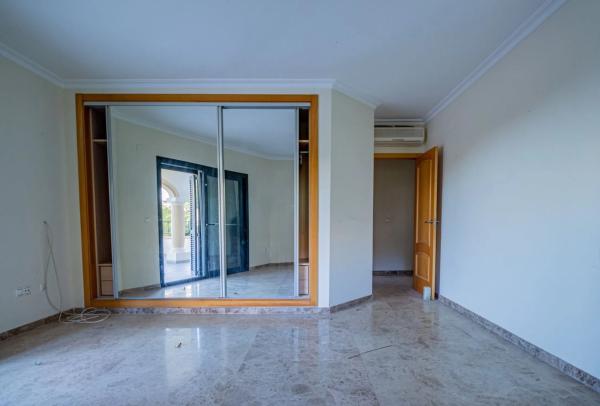 Chalet pareado en calle Cabo De San Antonio