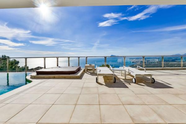 Casa independiente en calle Suecia, 413