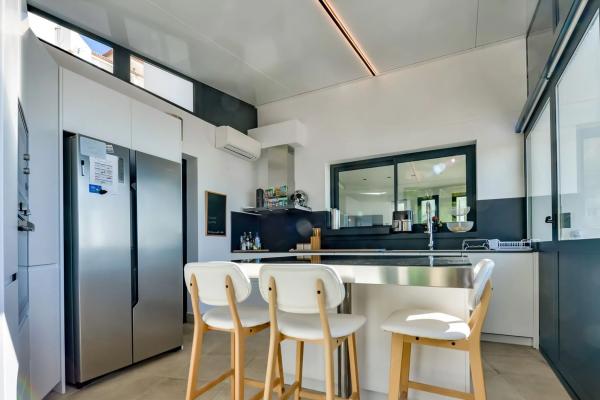 Casa independiente en calle Suecia, 413