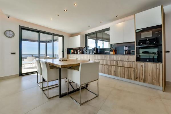 Casa independiente en calle Suecia, 413