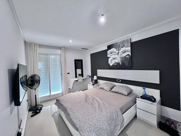 Casa independiente en ronda de la Marina, 14