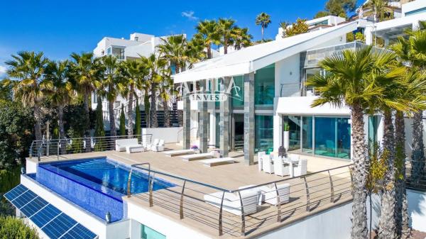 Casa independiente en calle Irlanda del Norte s/n