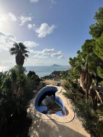 Casa independiente en avenida Europa