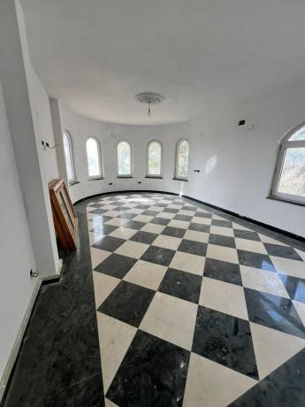 Casa independiente en avenida Europa