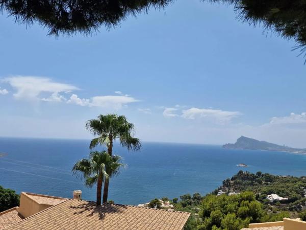 Casa independiente en avenida Europa