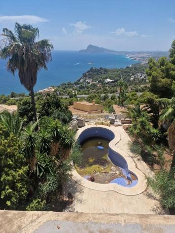 Casa independiente en avenida Europa