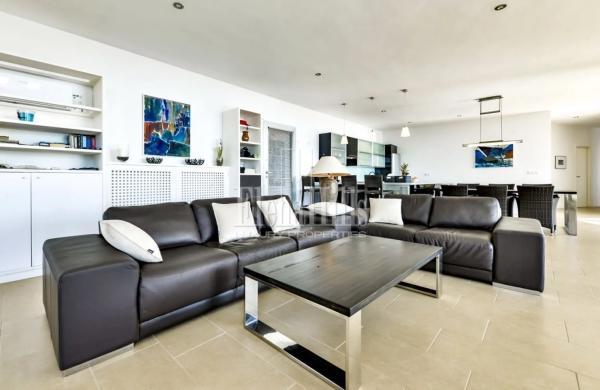 Casa independiente en calle Principal de la Serra