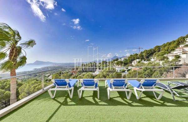 Casa independiente en calle Principal de la Serra