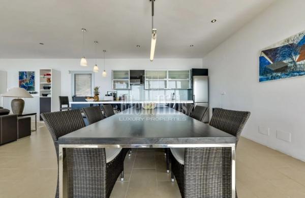 Casa independiente en calle Principal de la Serra