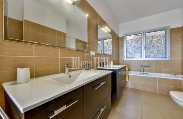 Casa independiente en calle Principal de la Serra