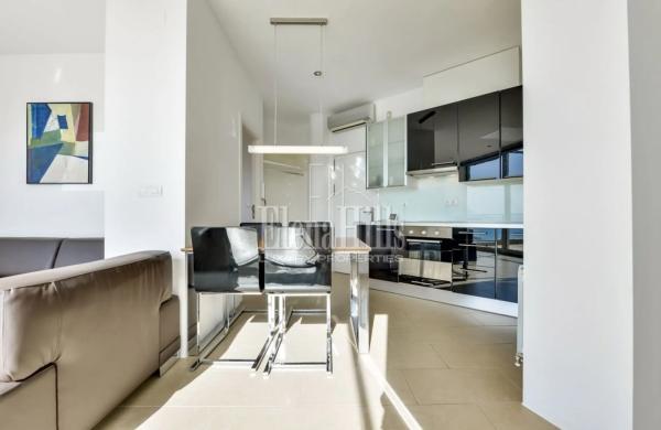 Casa independiente en calle Principal de la Serra