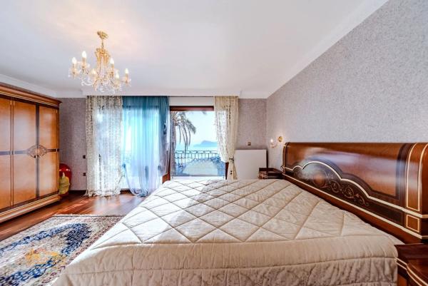 Chalet en avenida Europa, 565