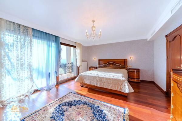 Chalet en avenida Europa, 565