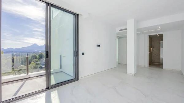 Casa independiente en calle Italia