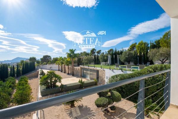 Casa independiente en calle Serrella