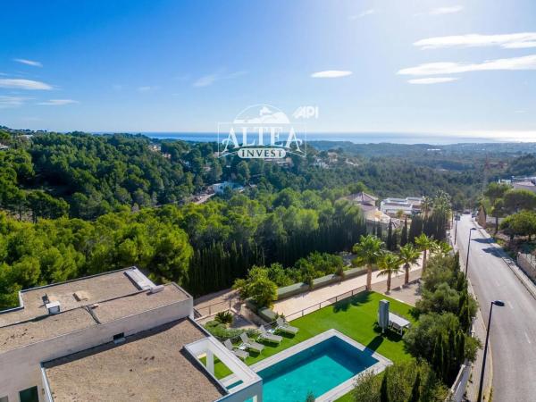 Casa independiente en calle Serrella