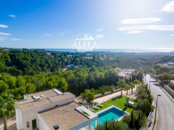 Casa independiente en calle Serrella