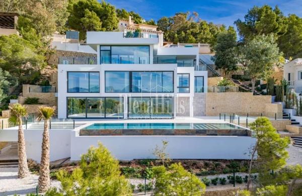 Casa independiente en calle Italia