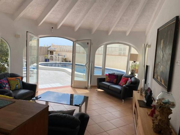 Casa independiente en Urbanització el Tosal