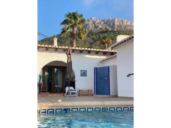 Casa independiente en Urbanización Canuta