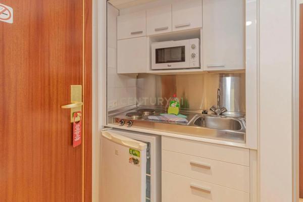 Estudio en Urbanización Caleta, 28 a