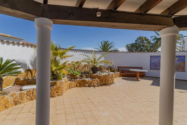 Casa independiente en Partida Los Pinos, 22 -8