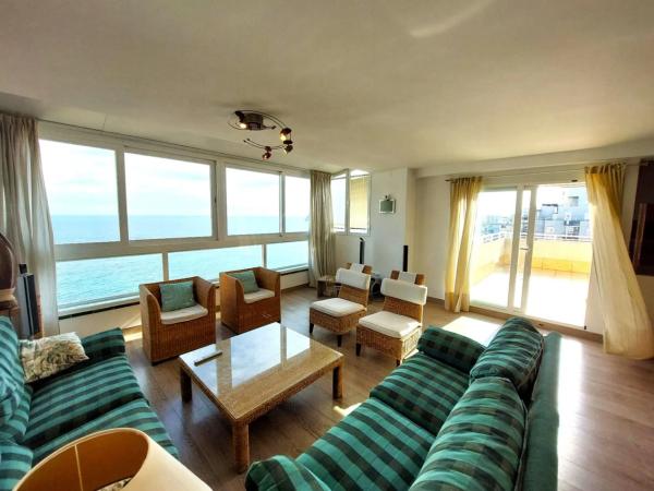 Dúplex en avenida Rosa de los Vientos