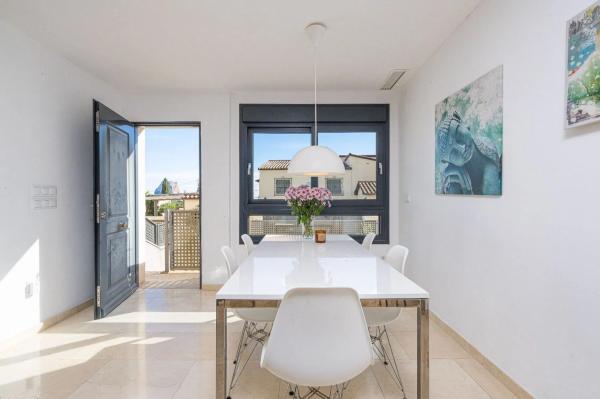 Chalet adosado en Urbanización Canuta