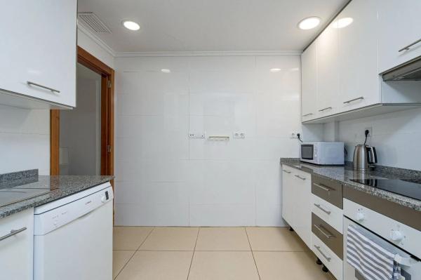 Chalet adosado en Urbanización Canuta