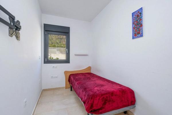 Chalet adosado en Urbanización Canuta