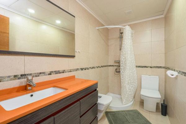 Chalet adosado en Urbanización Canuta