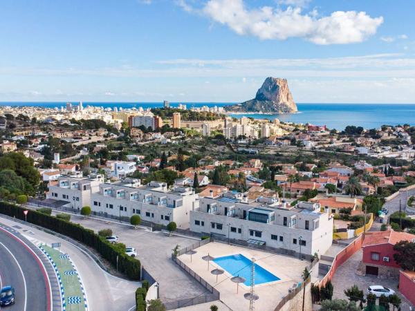 Chalet adosado en Urbanización Canuta