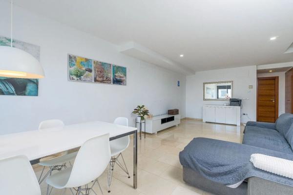 Chalet adosado en Urbanización Canuta