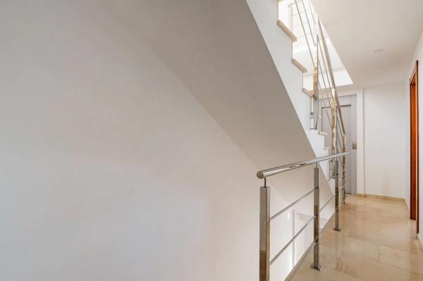 Chalet adosado en Urbanización Canuta