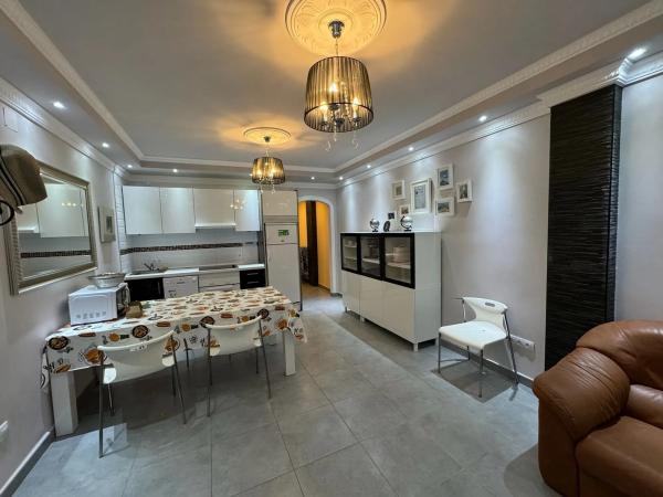 Piso en calle Delfín, 3