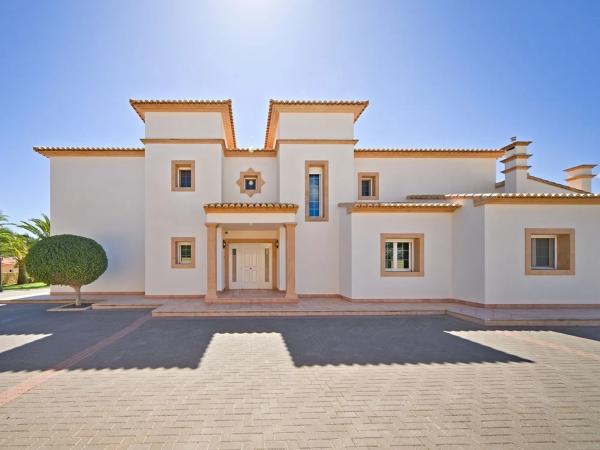 Casa independiente en Urbanizacion Ortenbach