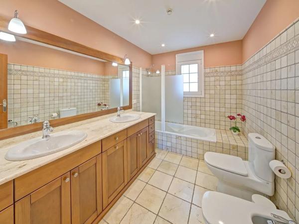 Casa independiente en Urbanizacion Ortenbach