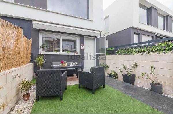 Chalet adosado en calle de Xipre, 156