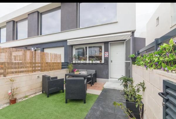 Chalet adosado en calle de Xipre, 156