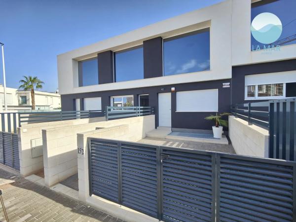 Chalet adosado en calle de Xipre