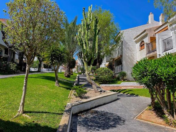 Chalet adosado en avenida del Carabasí