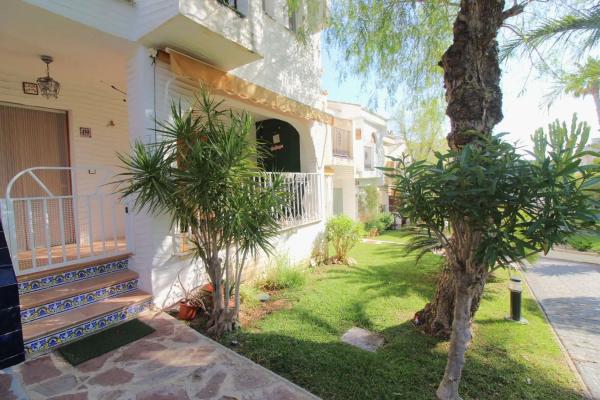 Chalet adosado en avenida del Carabasí