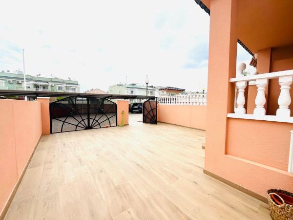 Chalet adosado en calle de Finlandia, 11