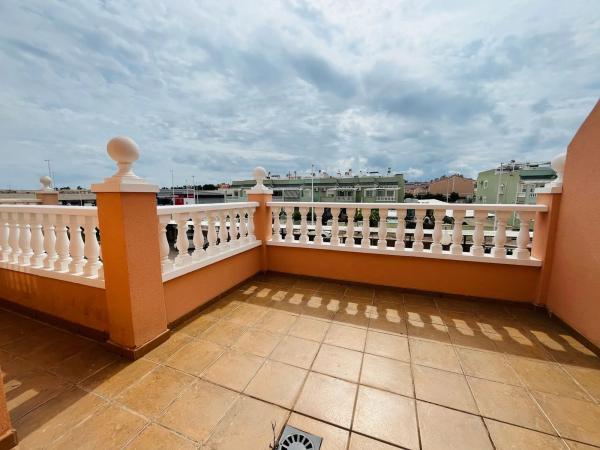 Chalet adosado en calle de Finlandia, 11