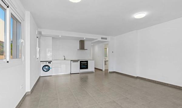 Piso en calle de Xipre, 70